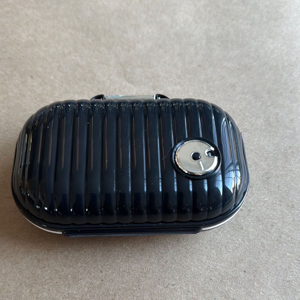 Black Hard Shell Pill Box - Picture 4 of 6